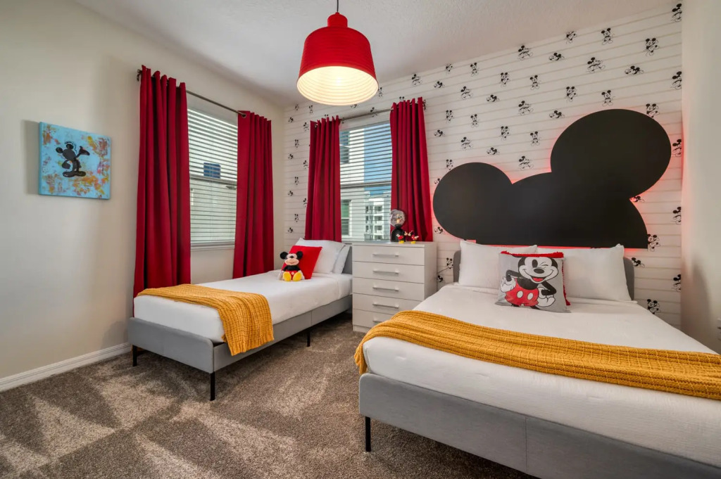 Sweet home condo with Mickey themed bedroom near Disney