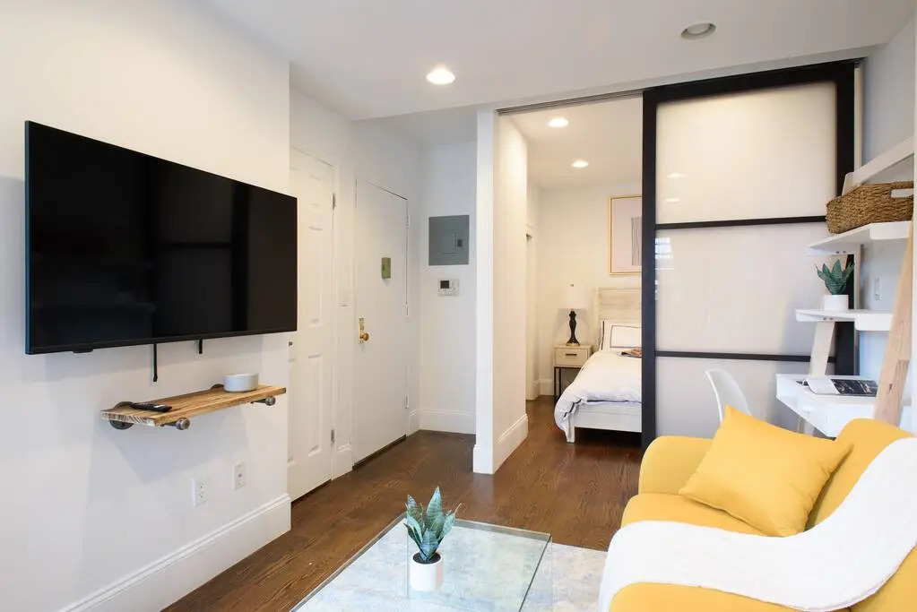 69-5a Modern Lower East Side 1BR Apt