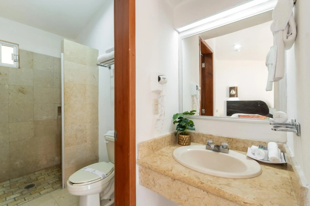Costa de Oro Beach Hotel