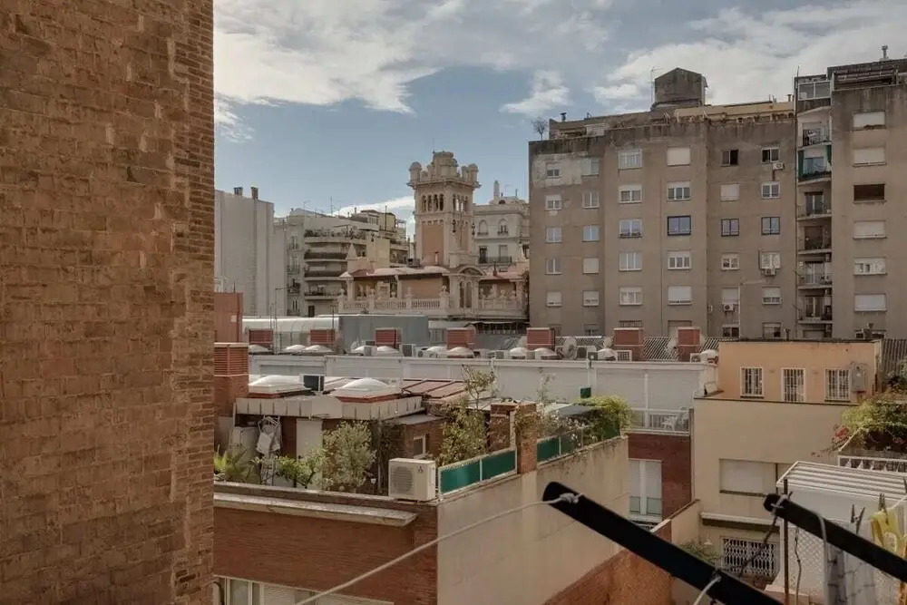 Amazing 3bdr W/balcony in Lesseps