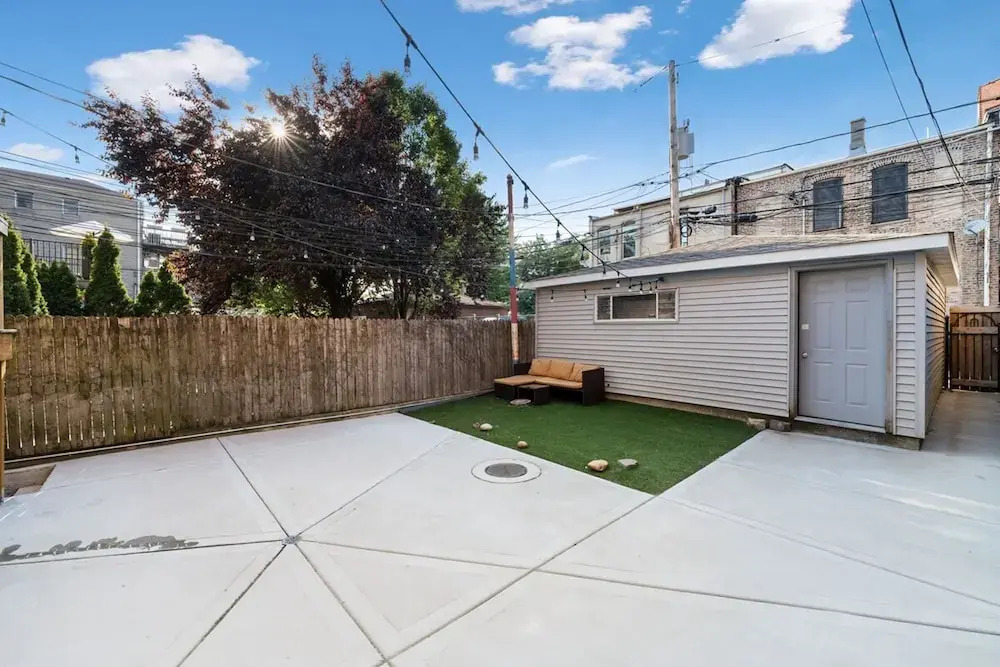 Stylish 2BR Urban Retreat in River West