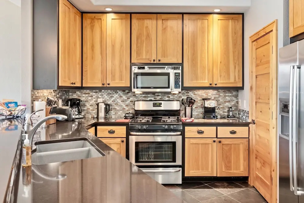 Serenity Luxury Vacation At Windcliff 3 Bedroom Home by RedAwning