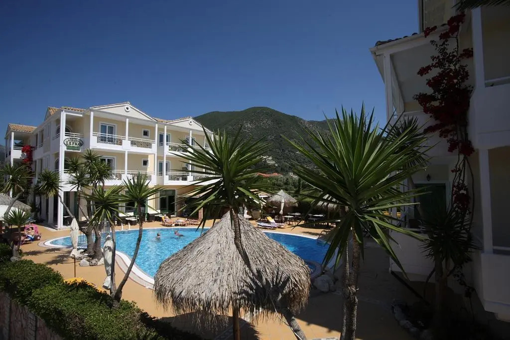 Lefko Hotel & Apartments