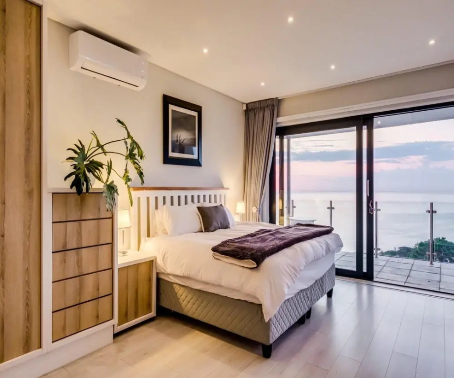 Spindrift in Camps Bay