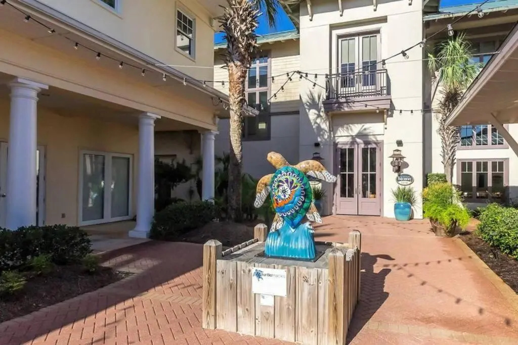 The Beach Club Doral 306 - Spacious Beachfront Condo!