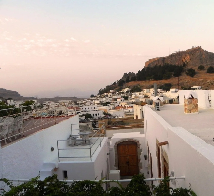 Lindos Esel Suites
