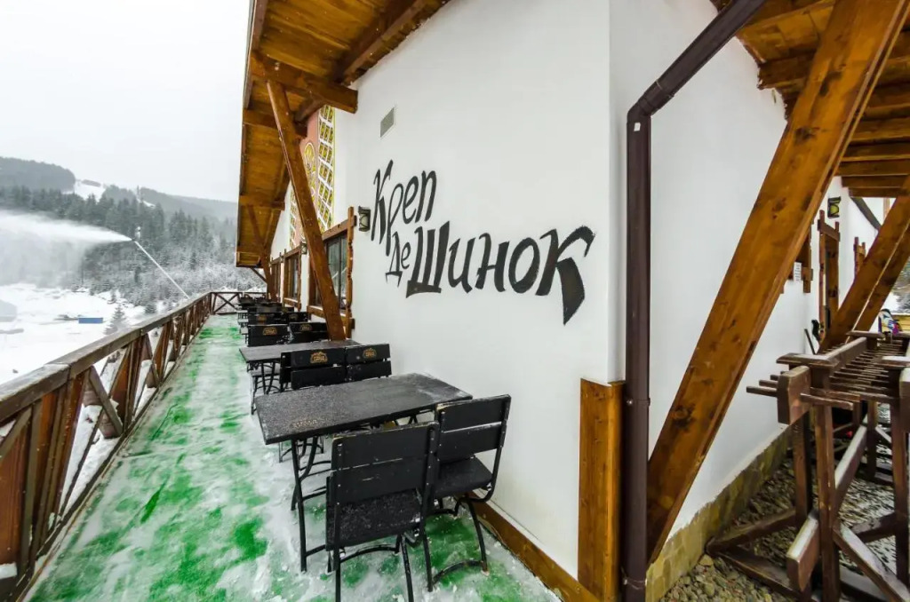 Chalet CrepDeChine Hotel