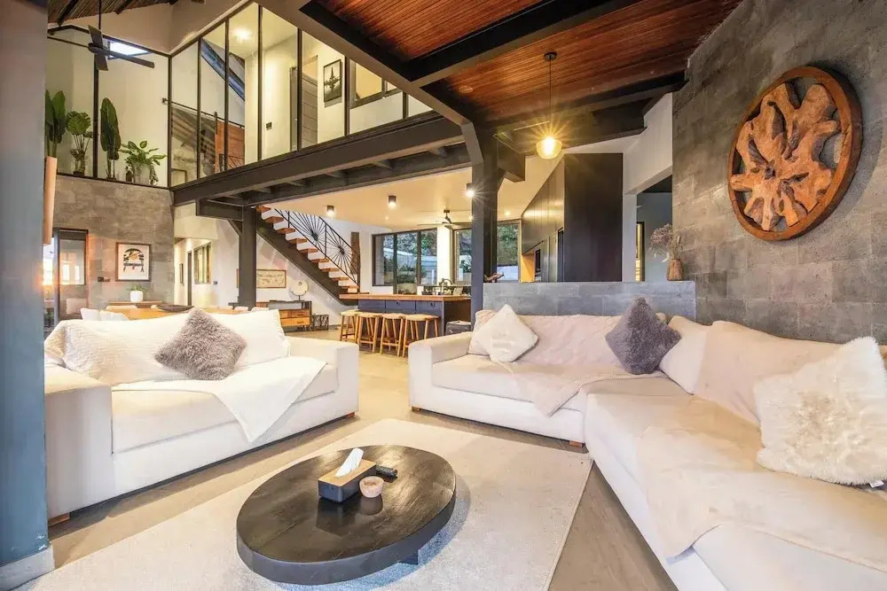 Elegant 6BR Clifftop Villa Near Bingin