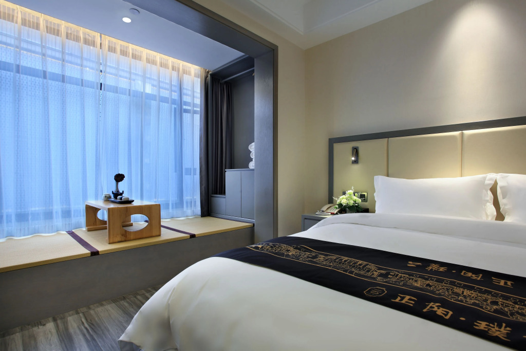 Wing Hotel Guilin - Central Square