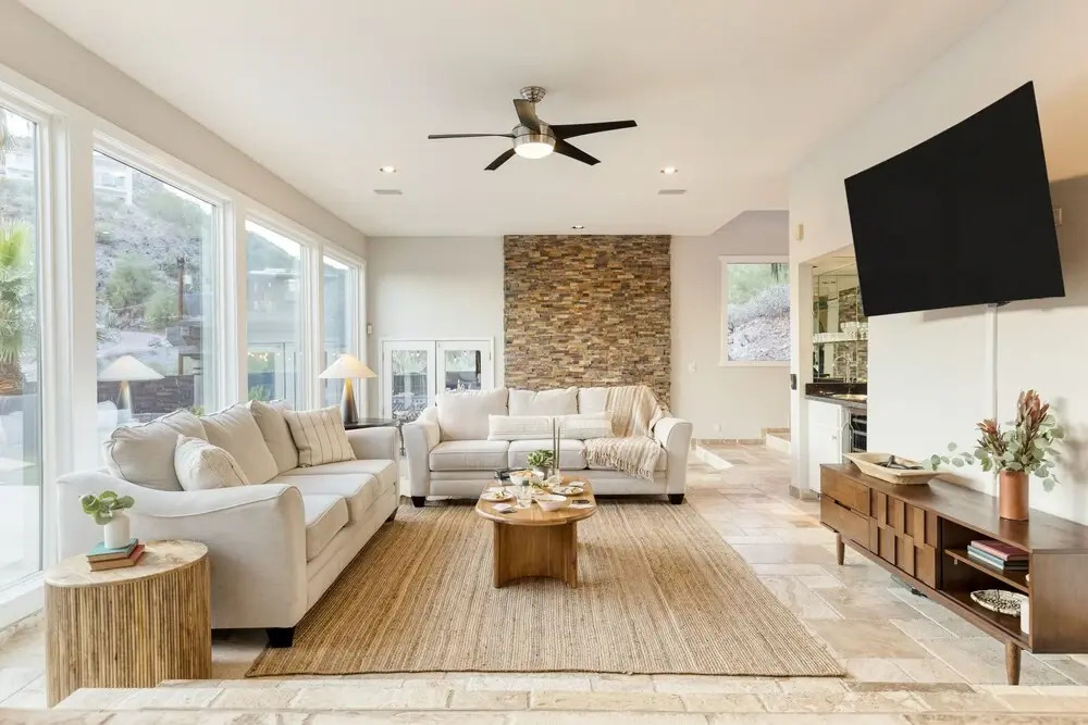 Desert Lagoon by Avantstay Luxury Phoenix Home w/ Entertainers Backyard