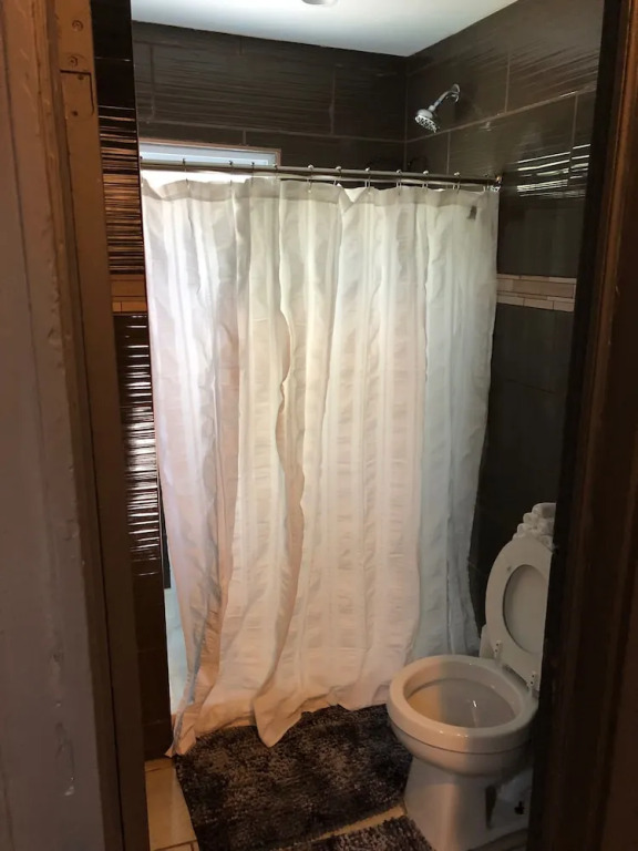 The 540 With Private Yard & Parking, Near Falls & Casino by Niagara Hospitality