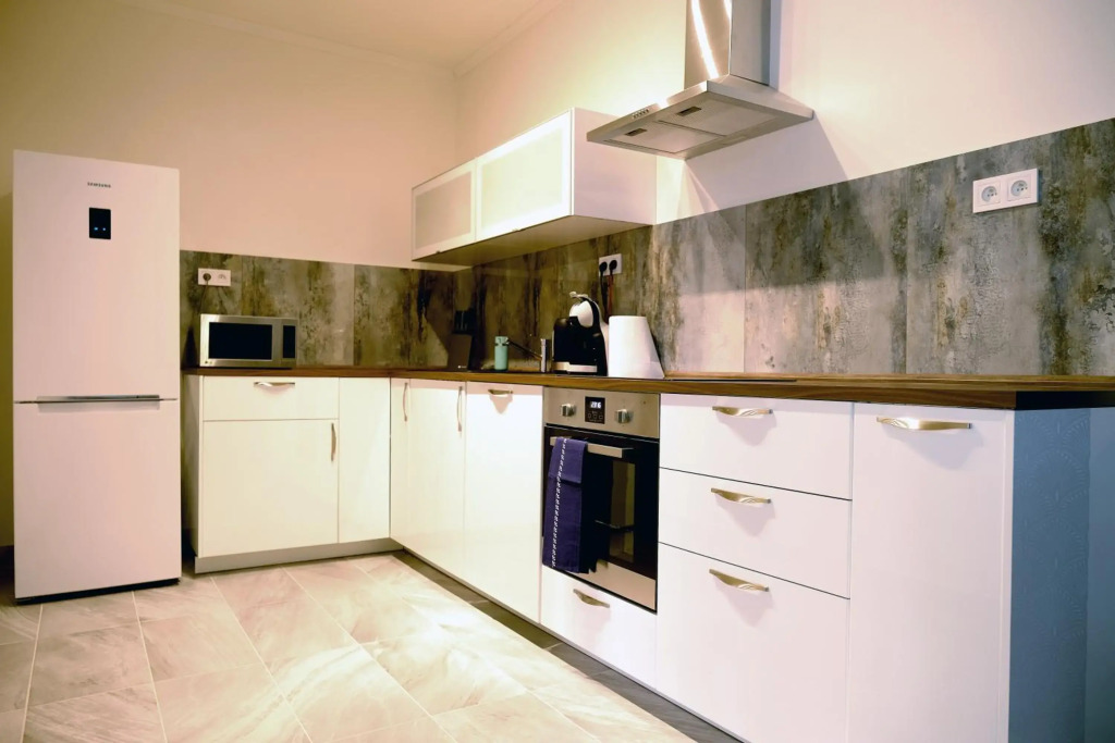 Luxury renovated apartment perfect for families