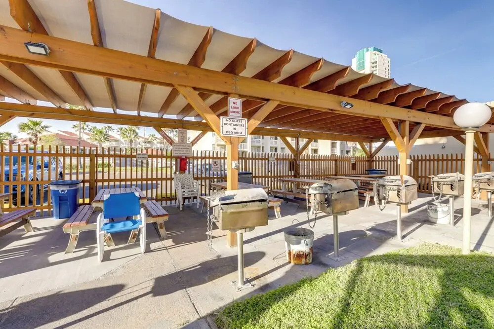 South Padre Island Condo - Walk to Beaches!