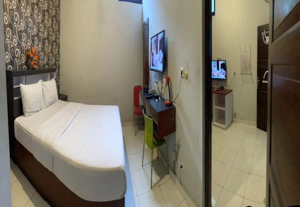 RedDoorz Plus @ Hotel Star 88