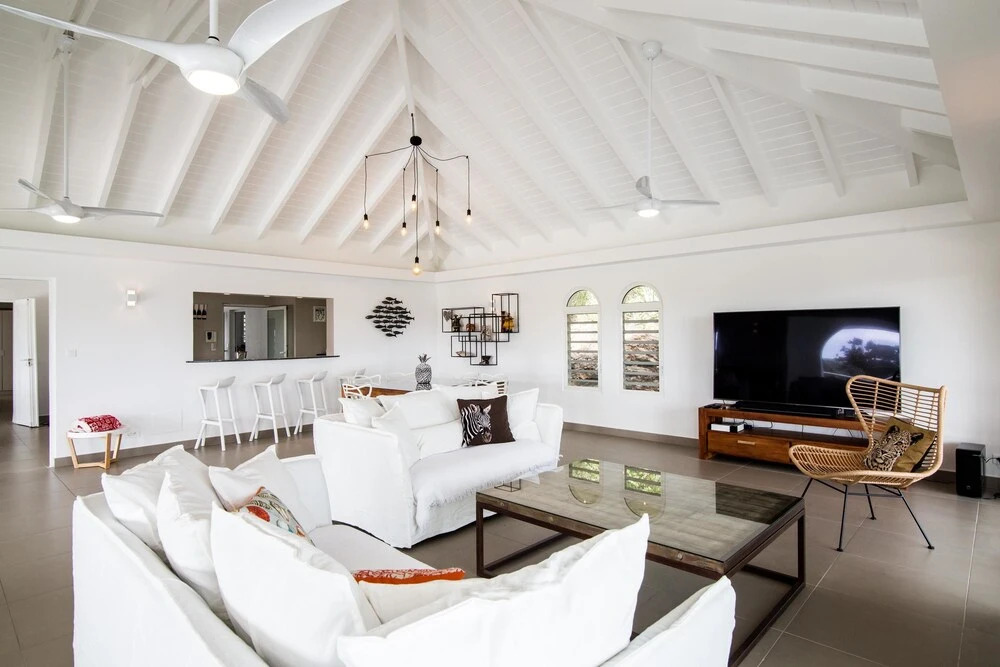 Exclusive Gated Area, Close to Beaches, Huge Pool, AC, Free Wifi, Perfect for Families !
