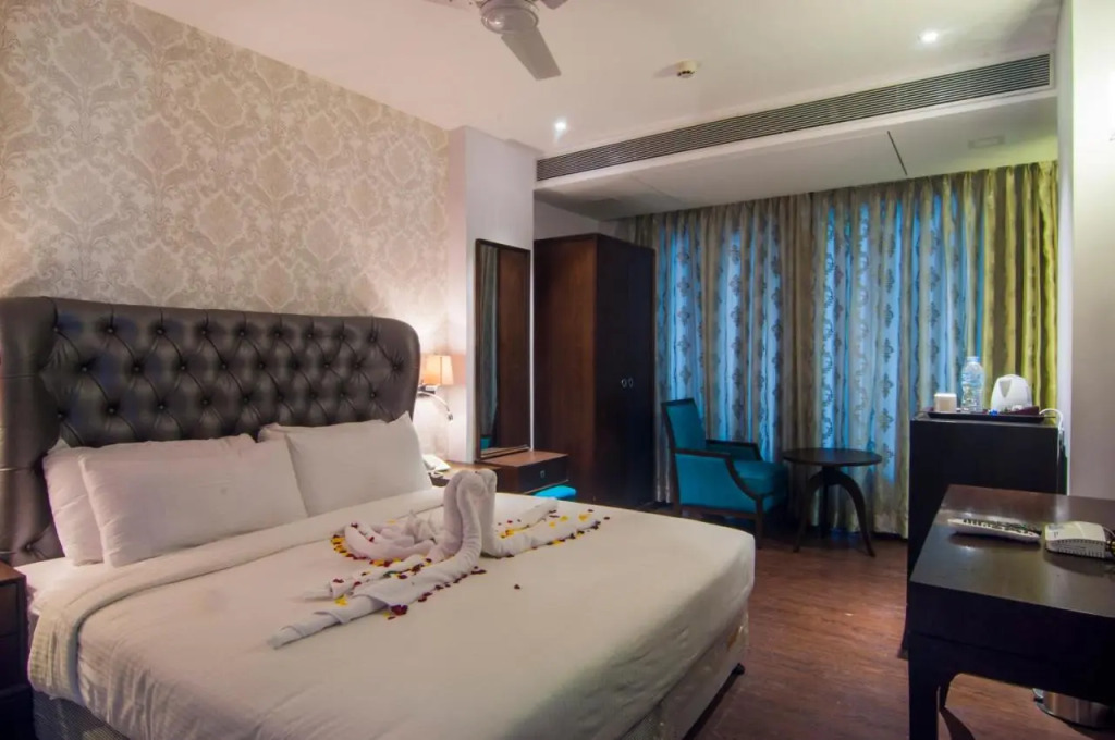 Jalsa Hotel & Banquets