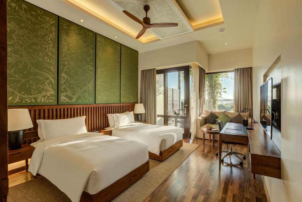 DoubleTree by Hilton Weerawila Rajawarna Resort