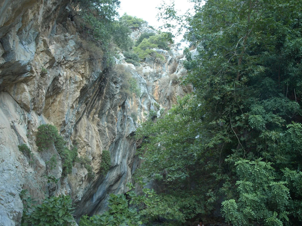 Sarikampos Beach