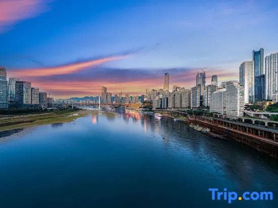 Yiduo Riverview Hotel (Chongqing Liberation Monument Hongya Cave)