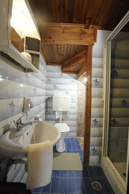 Traditional Greek Maisonette Antiperni