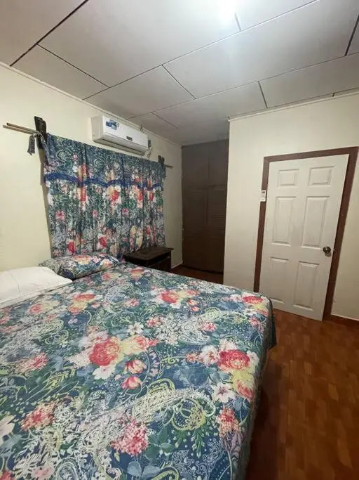 Agradable casa con 3 cuartos 2 baños cómodos..!!