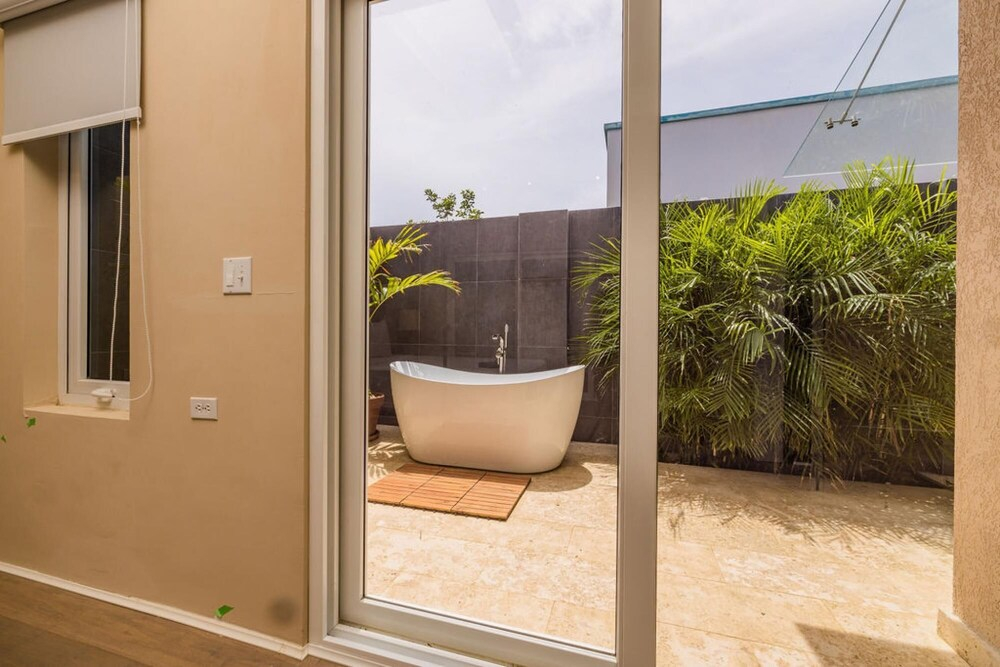 Villa Blue Topaz - Oasis With Pool Hot tub Sauna