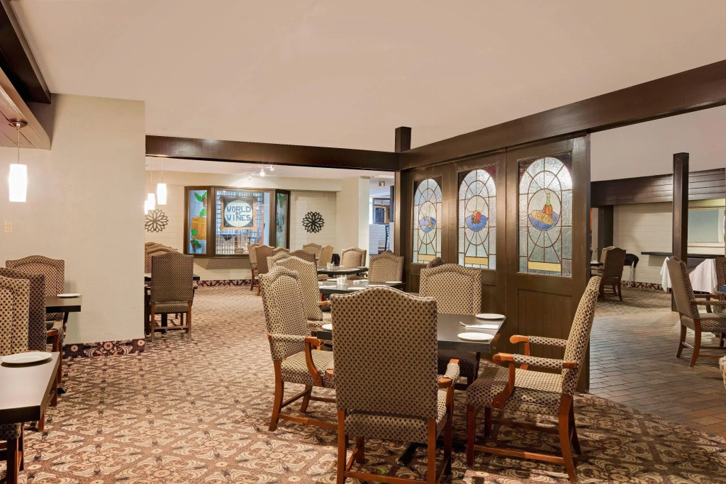 Clarion Resort Pinewood Park