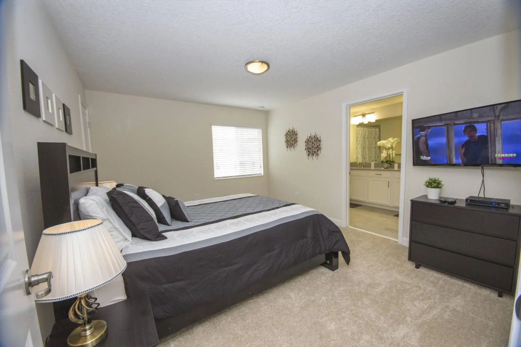Amazing 5Bdr at ChampionsGate 11 miles from Disney