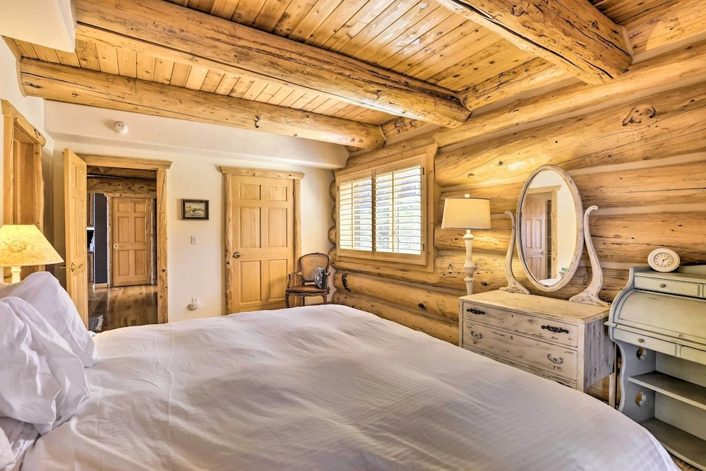 Skiing & Hiking Access: Spacious Granby Cabin!