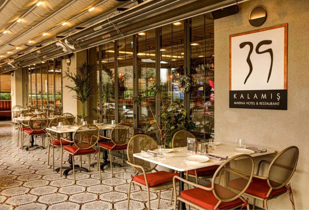 39 Kalamis Marina Hotel