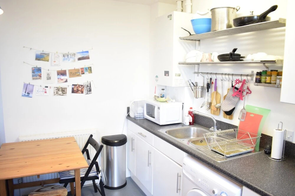 1 Bedroom Apartment With River View Roof Terrace Sleeps 2