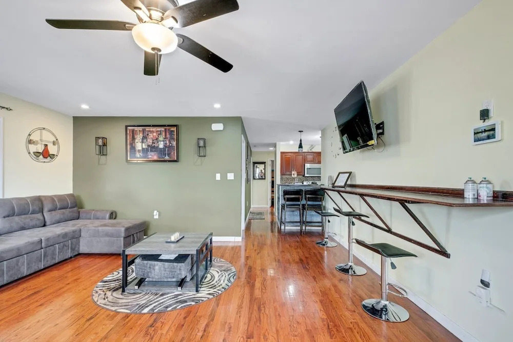 Modern Cozy 3br Home Just 10 Mins From Jfk! 3 Bedroom Residence by RedAwning