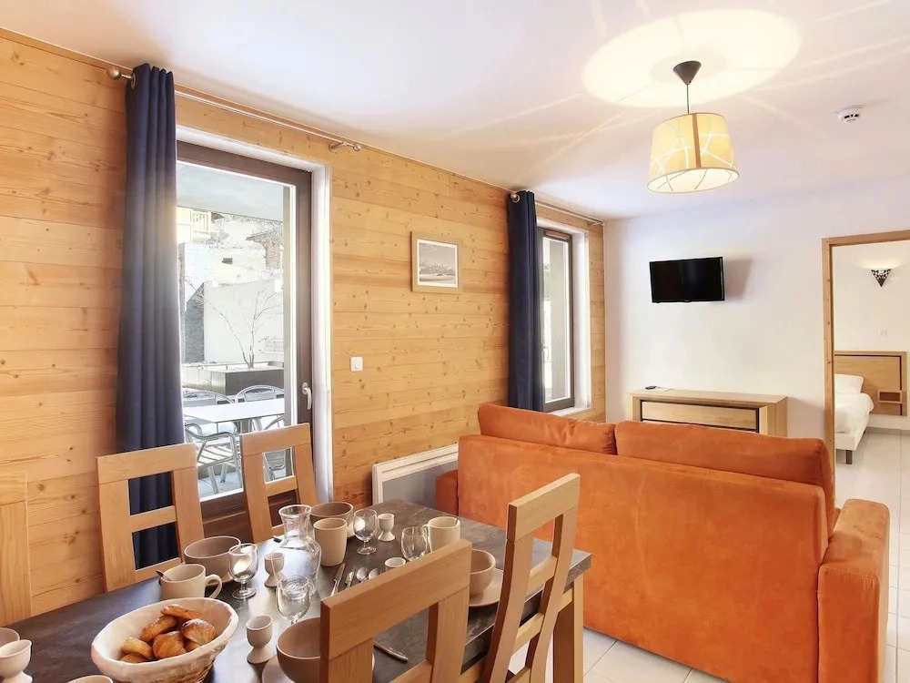 Chic Chalet-style Apartment