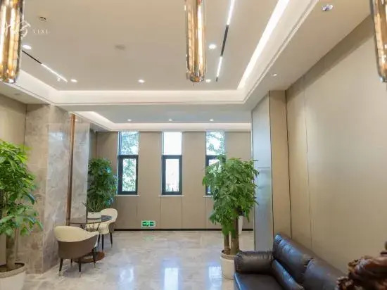 Yilong Max Business Hotel