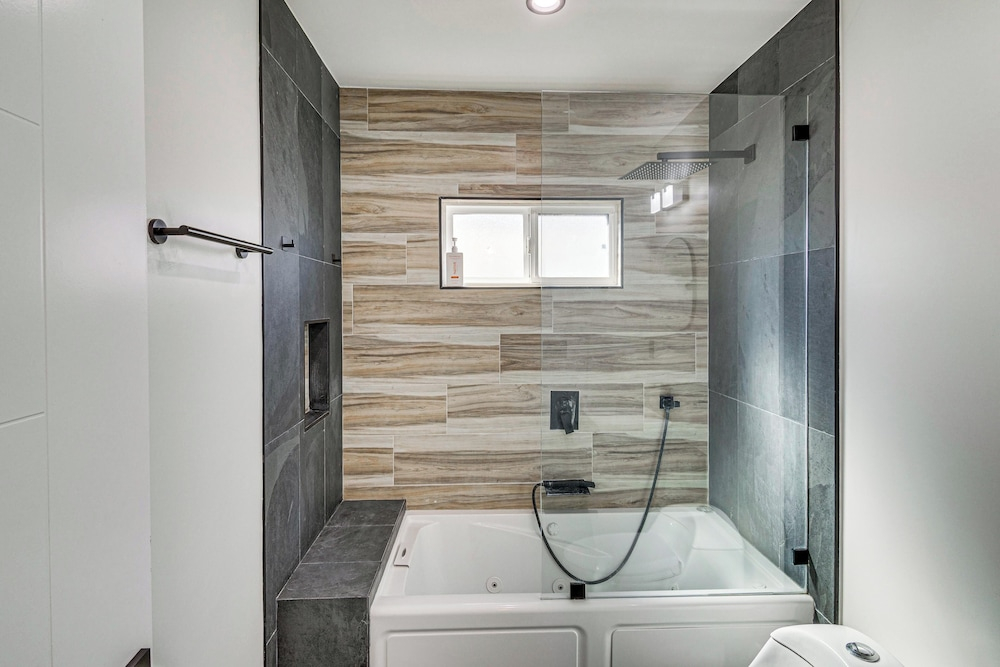 Studio Tours & Universal Fun! Burbank Family Home