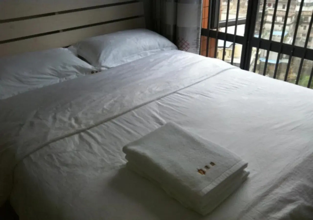 Shenzhen Shengang Apartment Dongmen Branch