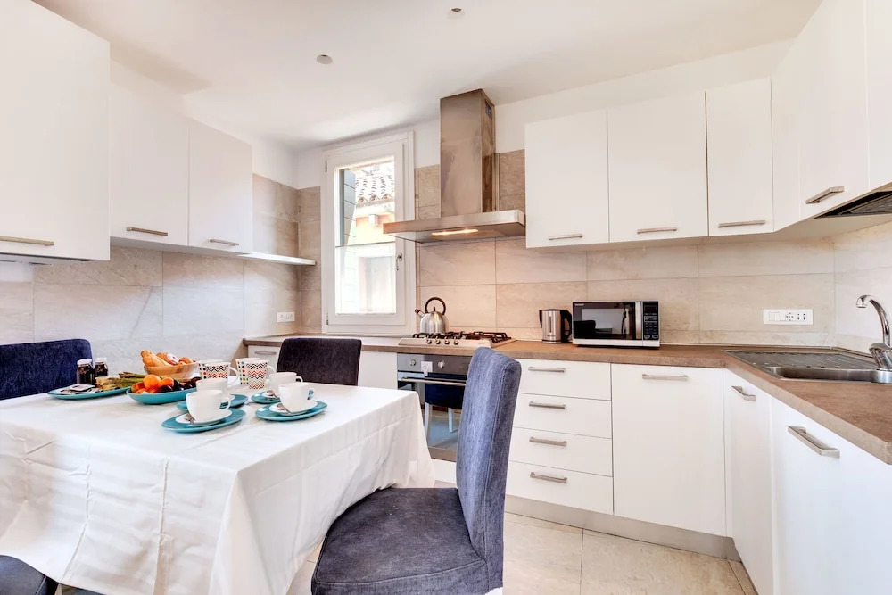 Ca' Lucia Bright Apartment in Venice