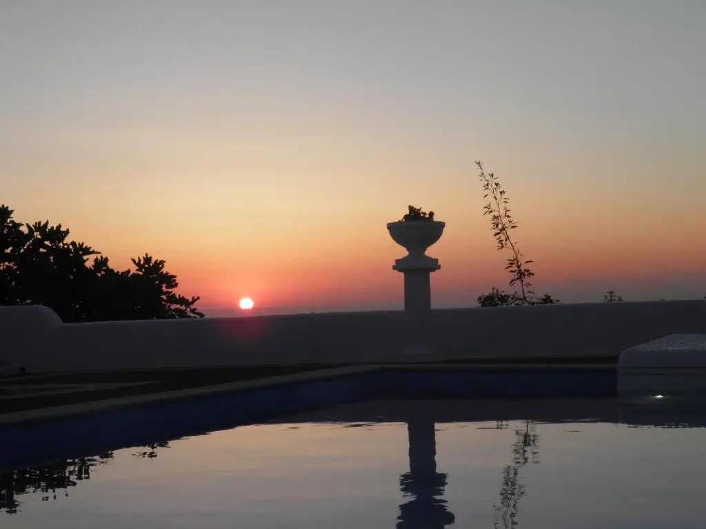 Santorini Traditional Suites