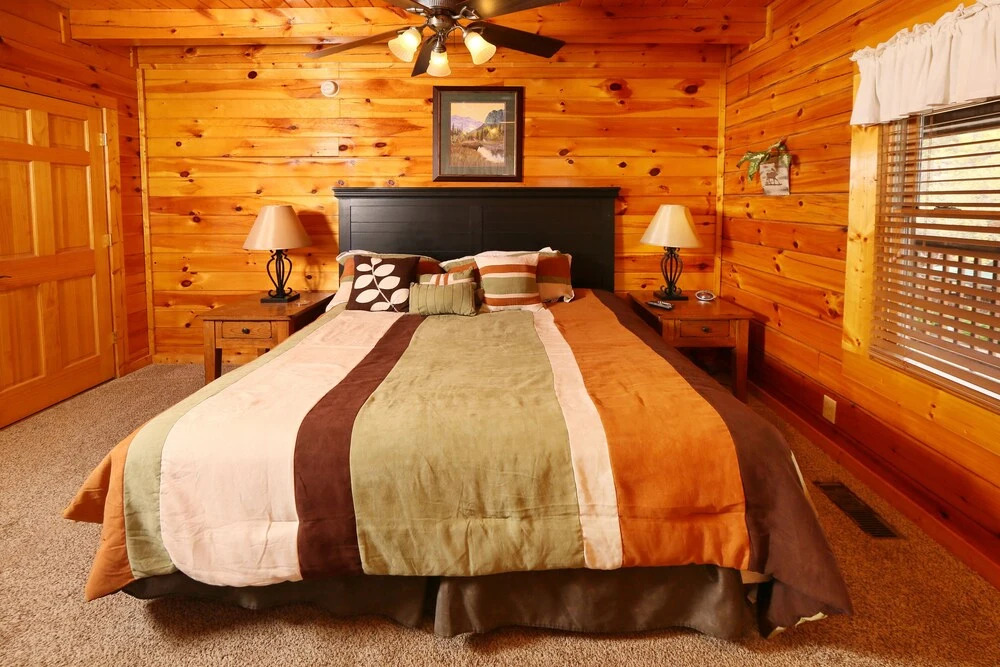 Snow Bear - Two Bedroom Cabin