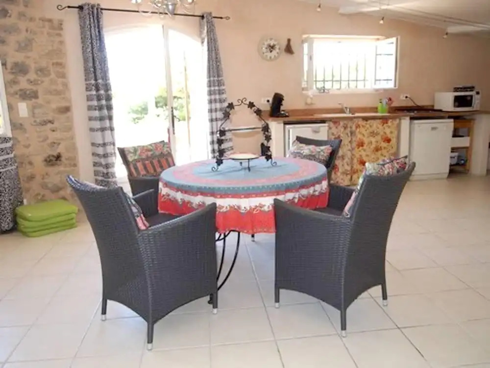 Villa with 8 Bedrooms in Bonnieux, with Wonderful Mountain View, Private Pool, Furnished Garden
