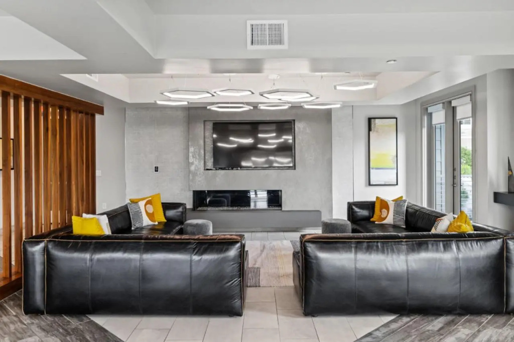 Placemakr Austin Downtown, Apartments by Hilton