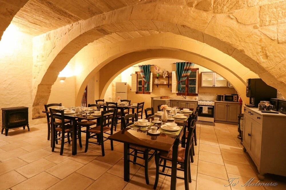 Lonza Gharb Farmhouse