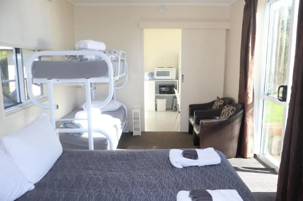Pohara Beach TOP 10 Holiday Park