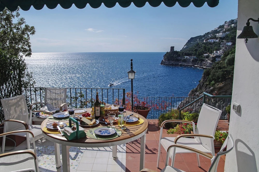 Luxury villa, pool, sea access, large terraces, stupendous views