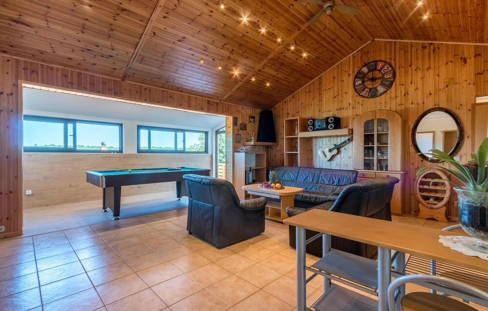 Beautiful Home in Marcana With Wifi and 4 Bedrooms
