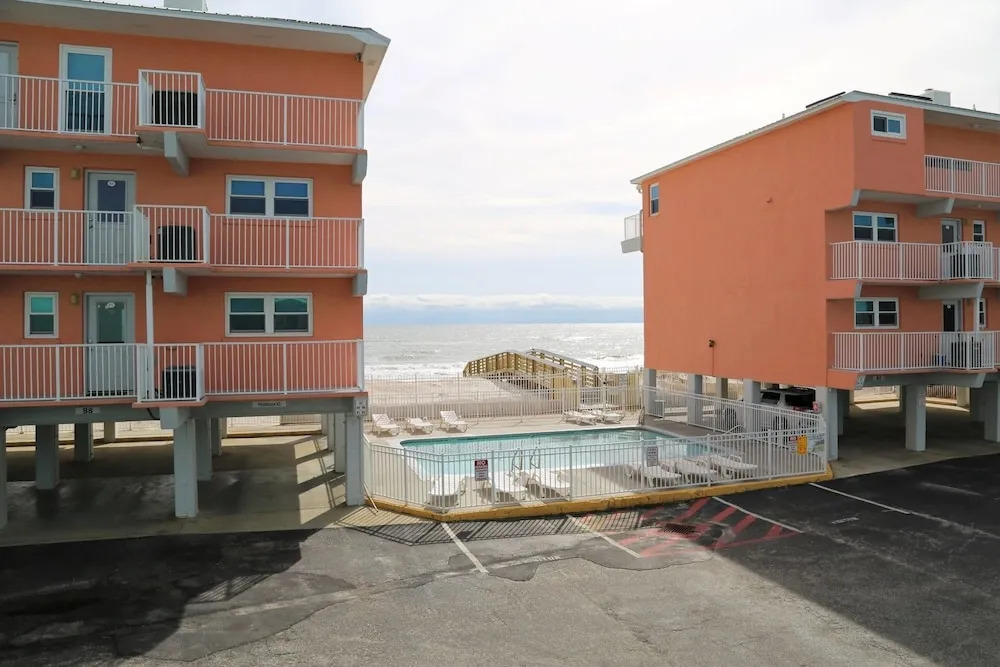 Harbor House B17 2 Bedrooms 2 Bathrooms Condo