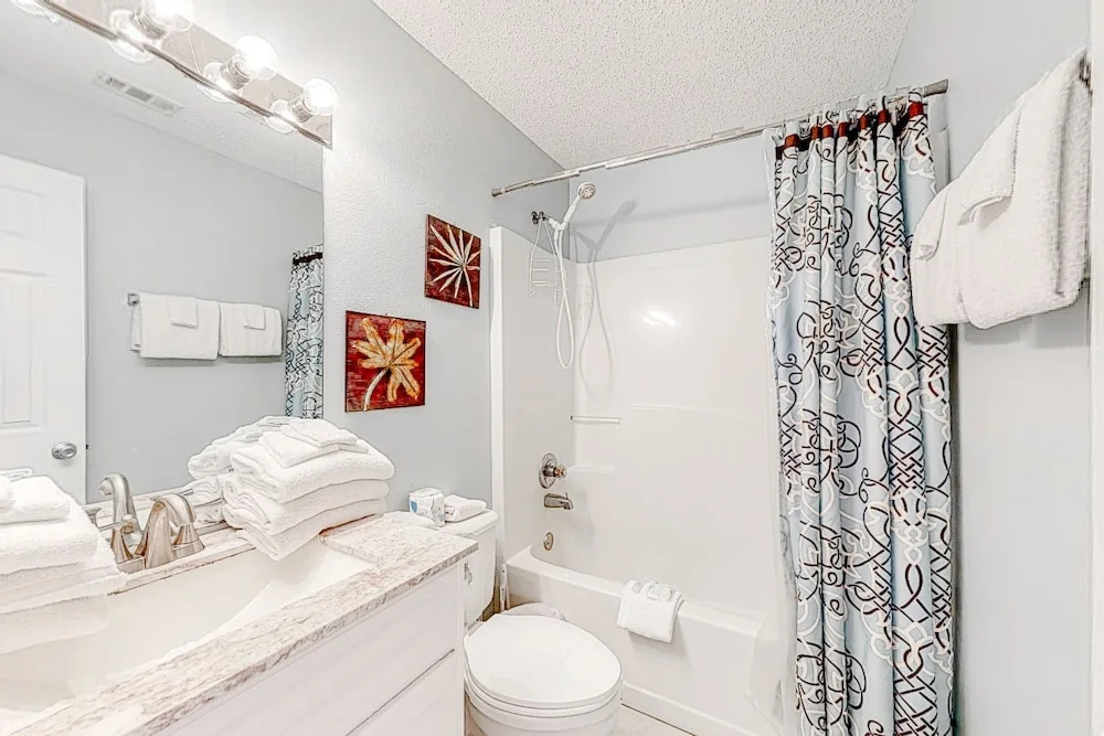 Direct Gulf Front Condo with Resort Pools with Hot Tubs - Steps to Beach