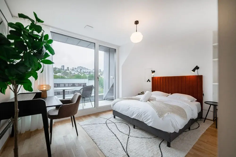 New high-end 2 BR Penthouse w Balcony