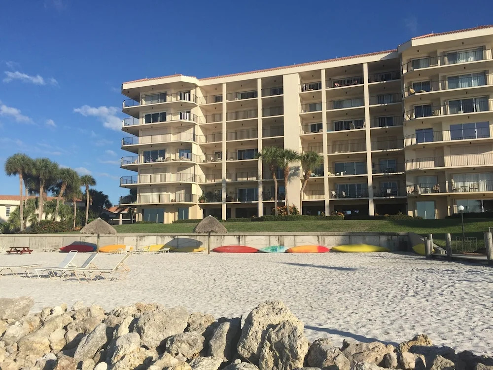 Magnificent Gulf View Condo 2 Bedroom Condo by RedAwning