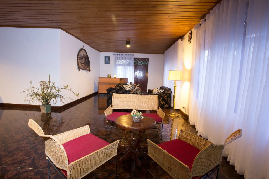 Tamarind Tree Inn.